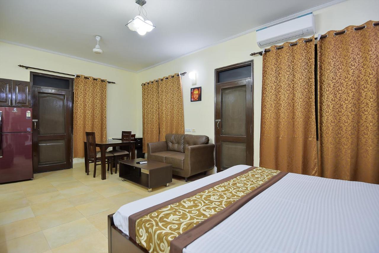 Studio Serviced Apartments Near Fortis Hospital Gurgaon Eksteriør billede